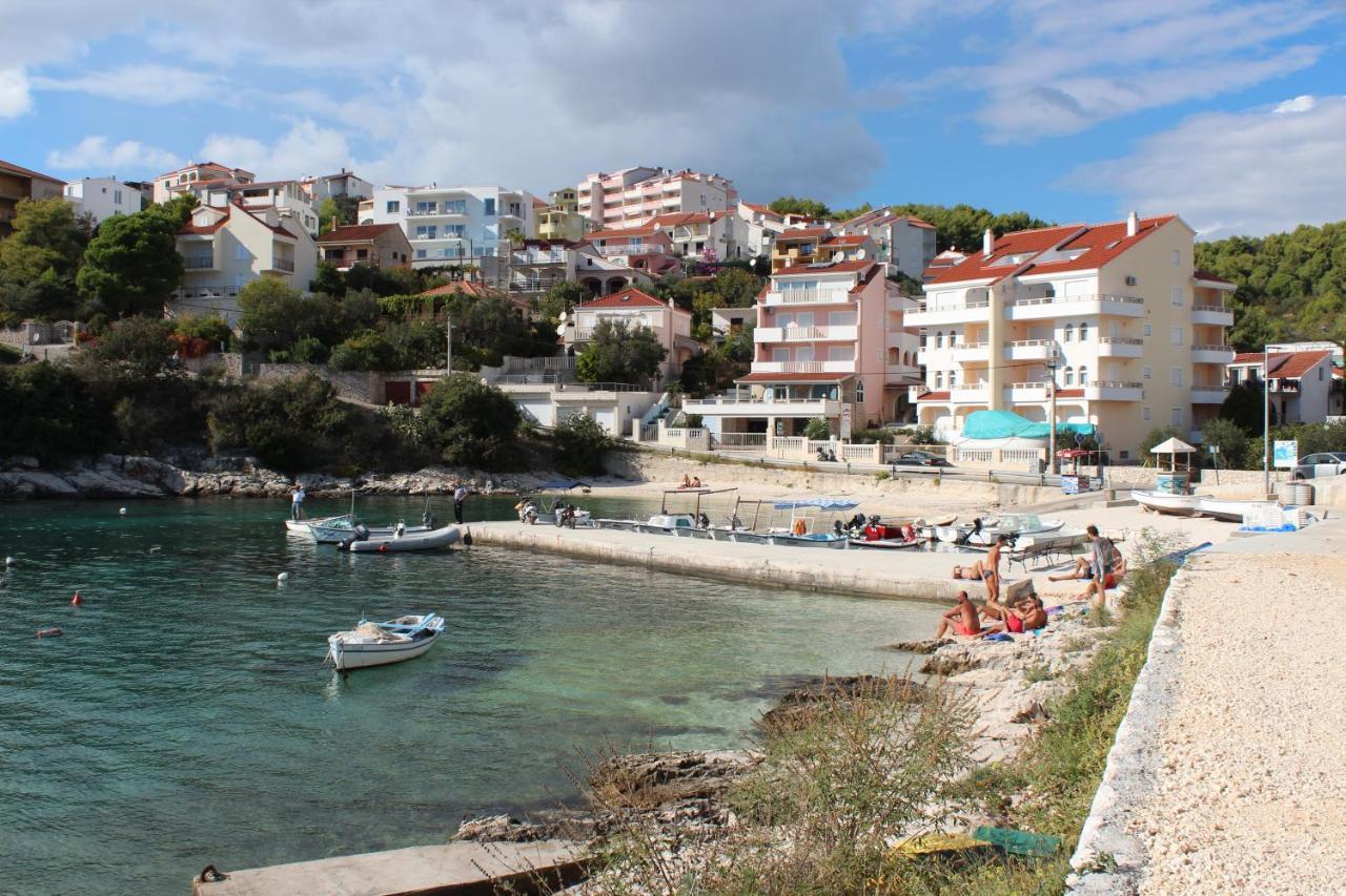 Bayview Apartment Trogir Bagian luar foto